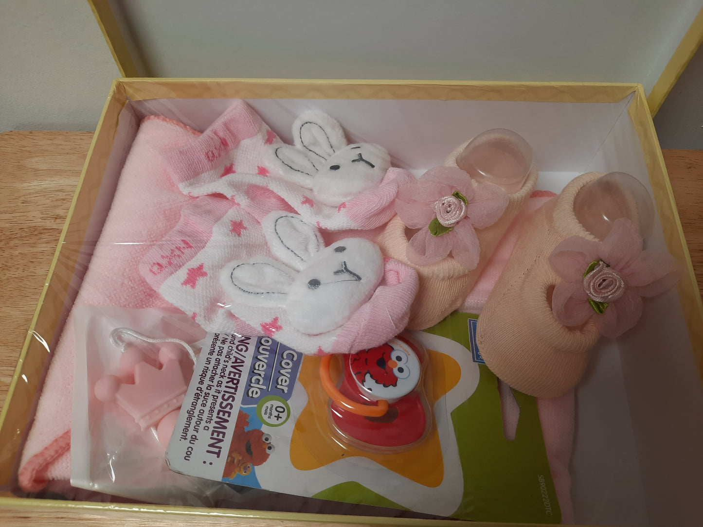 Coffrets Cadeaux avec de Adorables Articles pour Bébé Idéaux pour une Baby Shower
