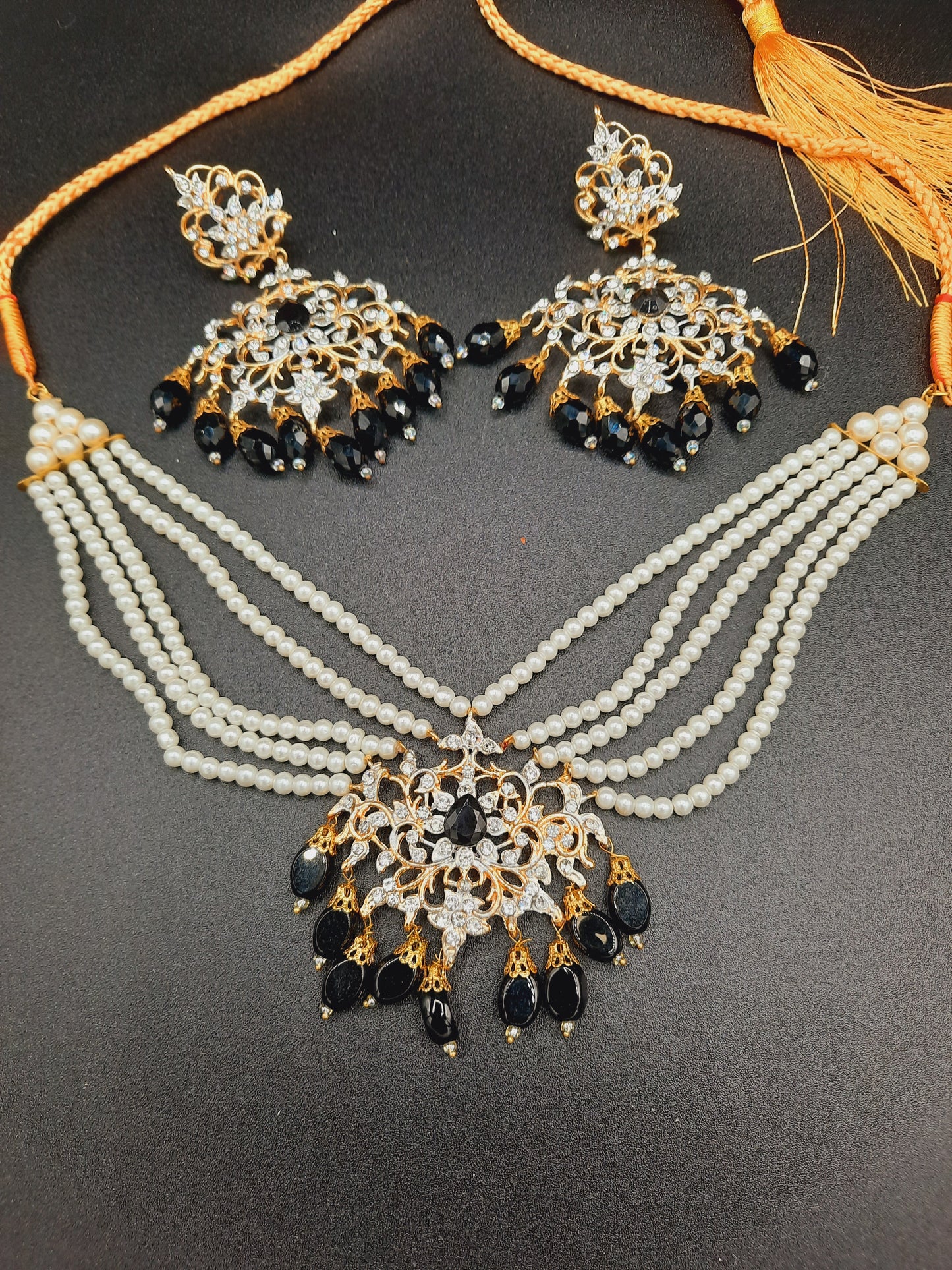 BLACK ROYAL STYLE EARRINGS & CHOKER FOR ROYAL PEOPLE - NATASHAHS