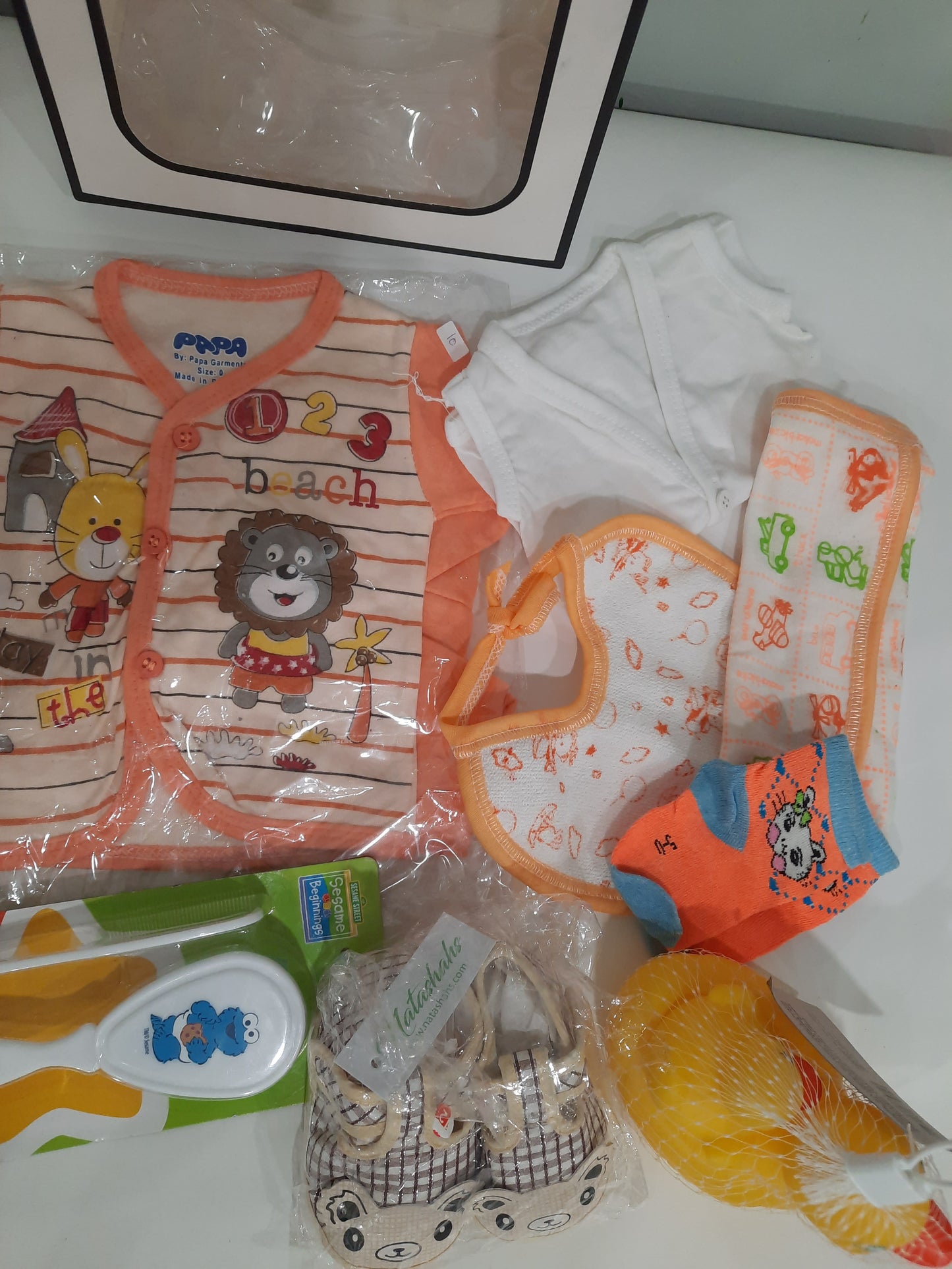 Baby clothing gift sets ideal for baby showers and new born baby occasions - SET J