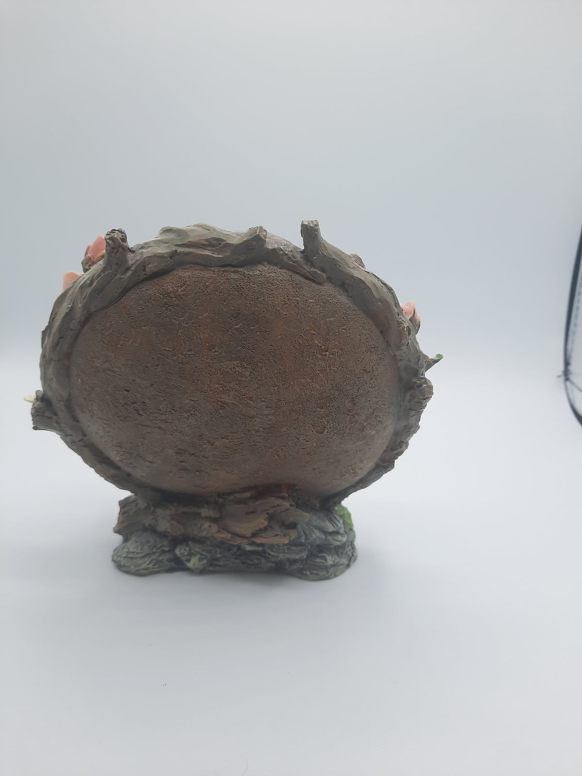 Vintage-style three-dimensional resin bird and rose diorama figurine