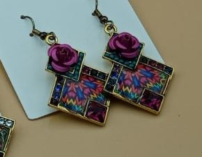 Golden metallic earrings with acrylic art - NATASHAHS