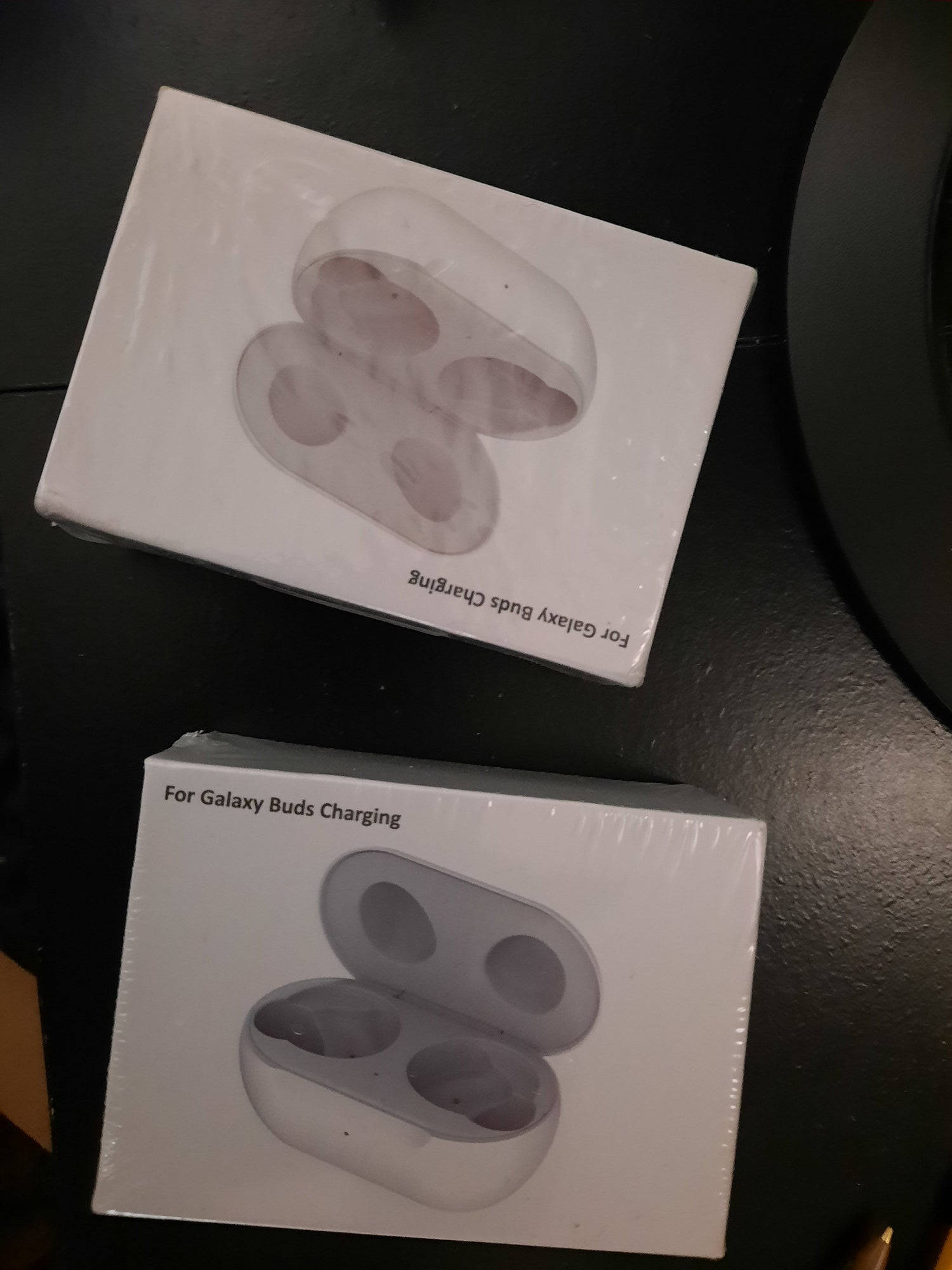 Accessories - Headphones & Earbuds