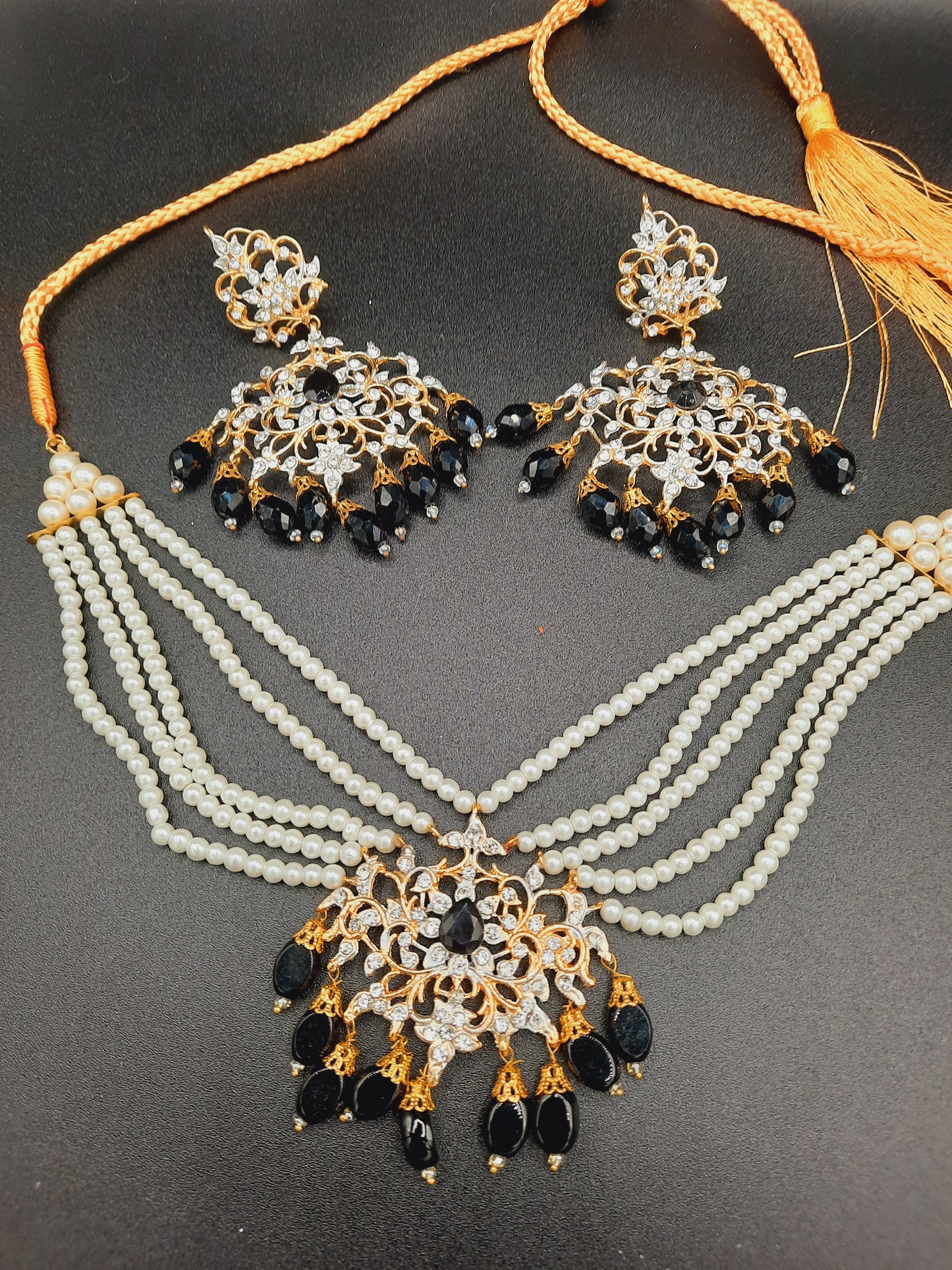 BLACK ROYAL STYLE EARRINGS & CHOKER FOR ROYAL PEOPLE - NATASHAHS