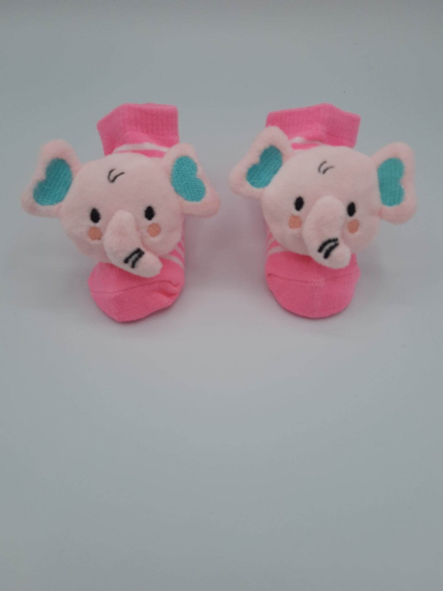 جوارب أطفال حديثي الولادة من القطيفة غير قابلة للانزلاق مصنوعة من القطن على شكل دمية كرتونية جوارب أطفال عصرية للأطفال الصغار من البنات والأولاد أحذية ناعمة لطيفة ملابس أطفال