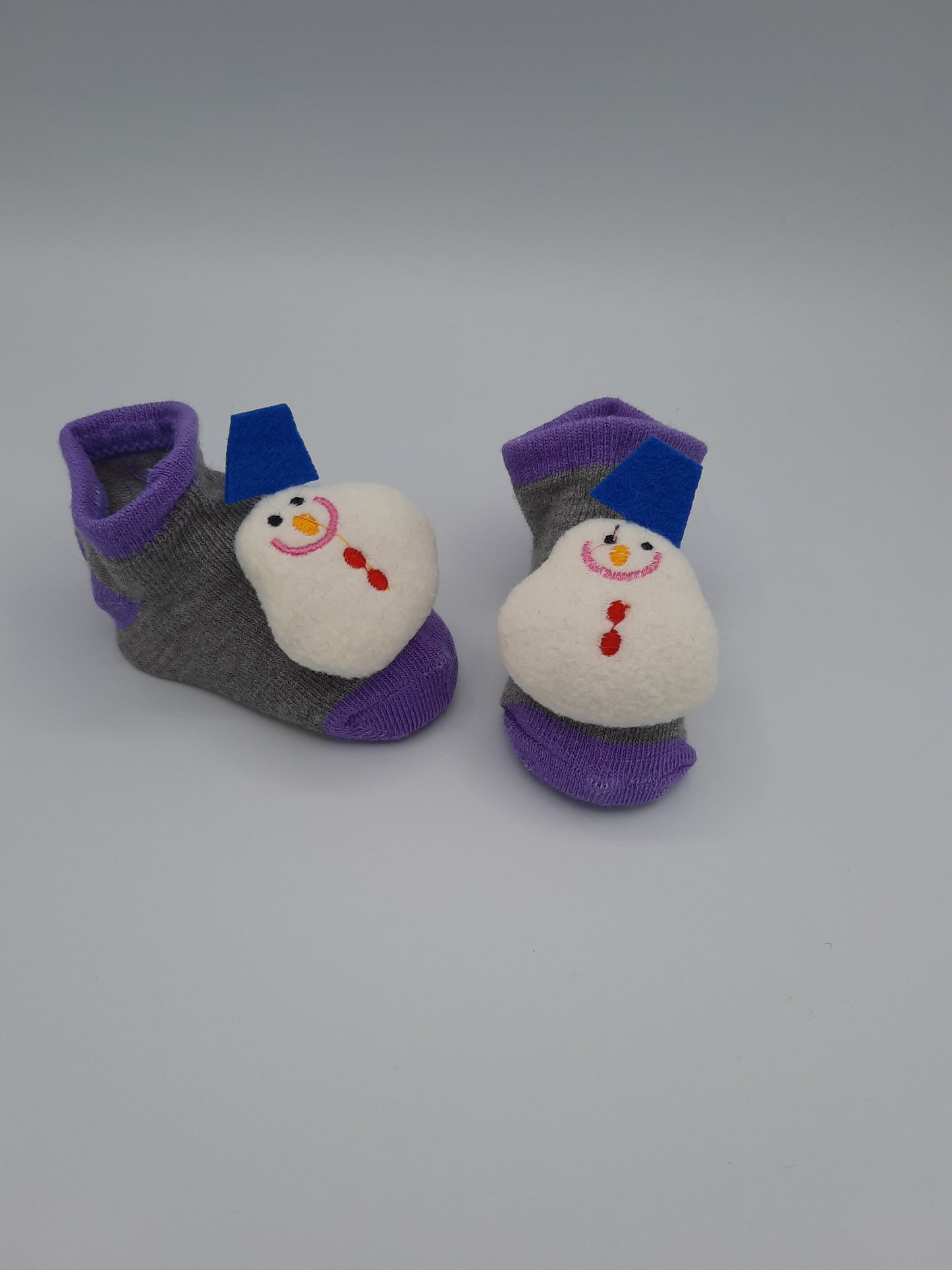 جوارب أطفال حديثي الولادة من القطيفة غير قابلة للانزلاق مصنوعة من القطن على شكل دمية كرتونية جوارب أطفال عصرية للأطفال الصغار من البنات والأولاد أحذية ناعمة لطيفة ملابس أطفال