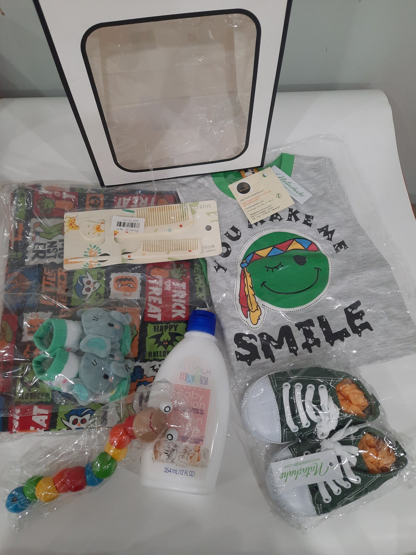 Baby clothing gift sets ideal for baby showers and new born baby occasions - SET D