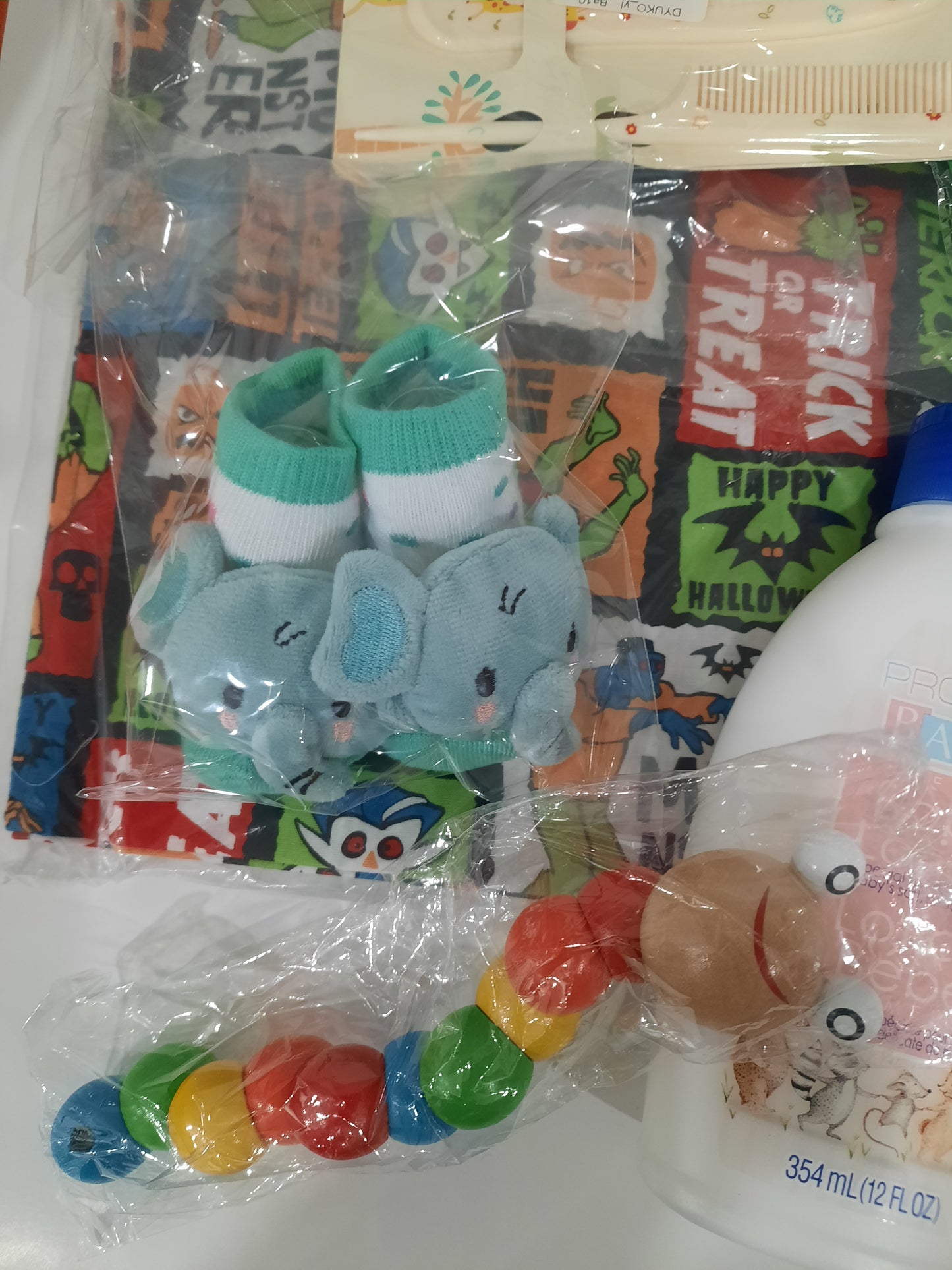 Baby clothing gift sets ideal for baby showers and new born baby occasions - SET D