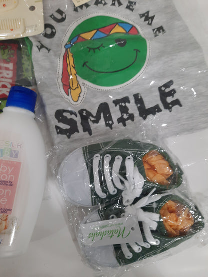 Baby clothing gift sets ideal for baby showers and new born baby occasions - SET D