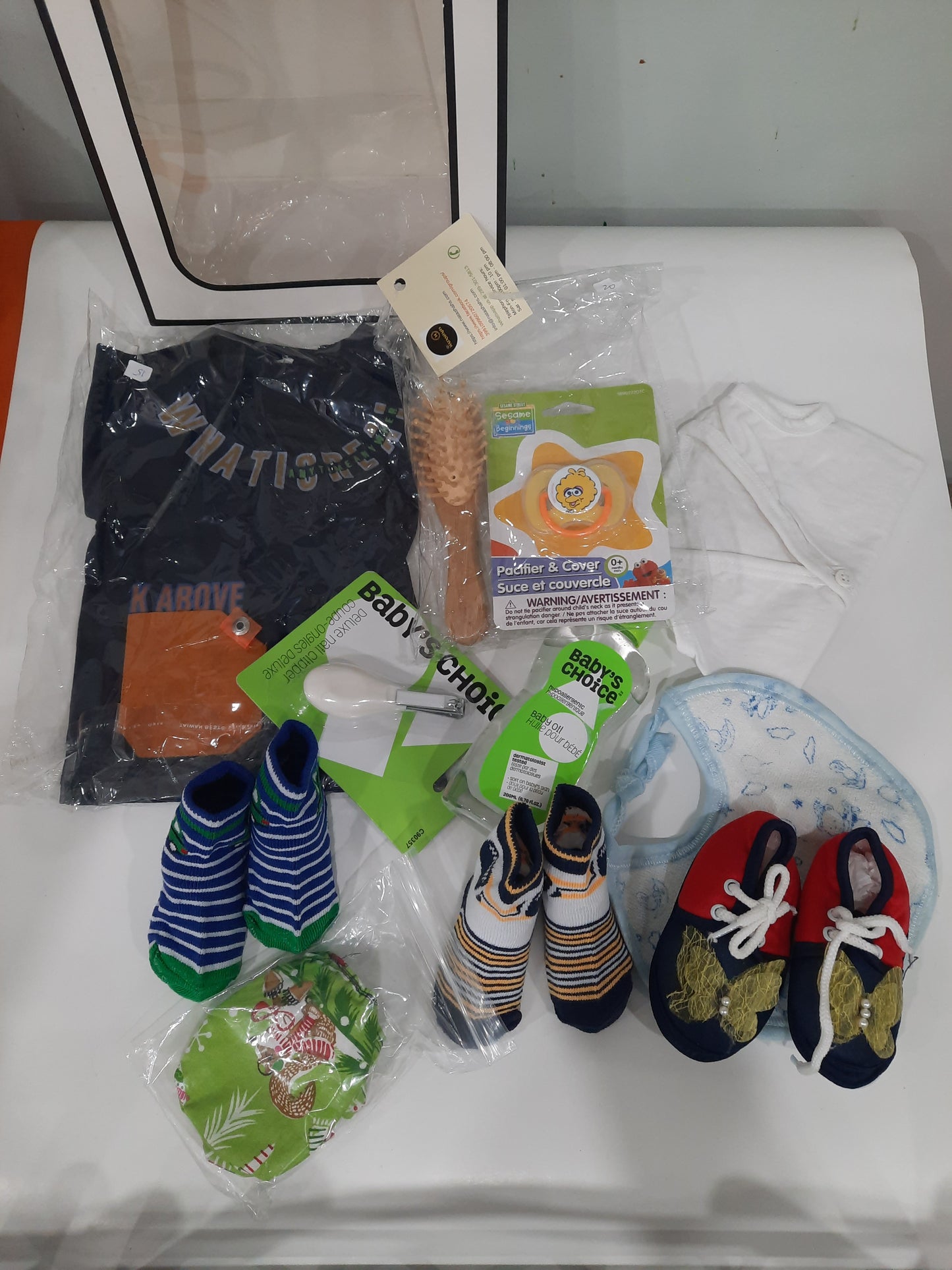 Baby clothing gift sets ideal for baby showers and new born baby occasions - SET E - NATASHAHS