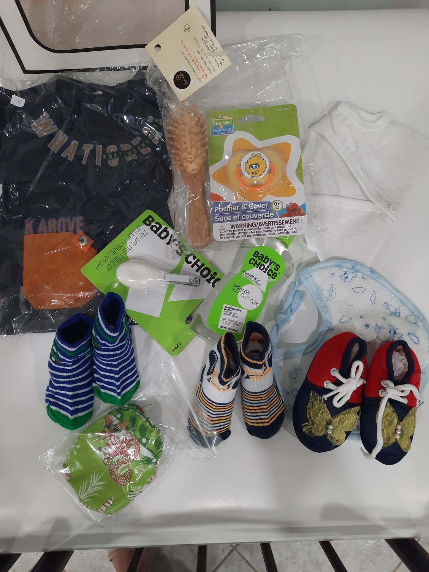 Baby clothing gift sets ideal for baby showers and new born baby occasions - SET E - NATASHAHS