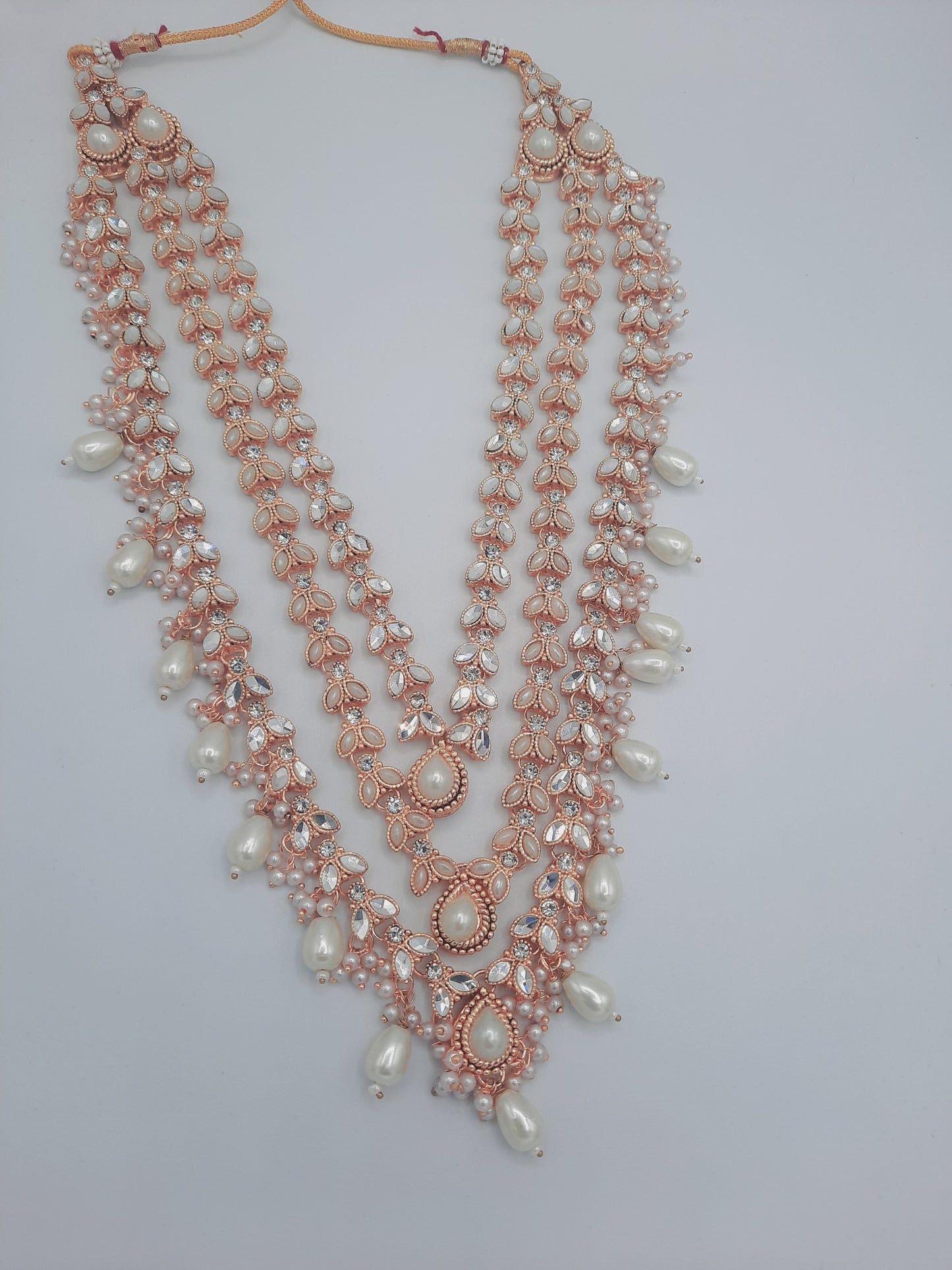 White long maala necklace with pearls and kundanand mughal earrings - NATASHAHS
