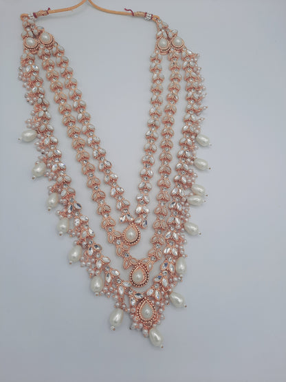 White long maala necklace with pearls and kundanand mughal earrings - NATASHAHS