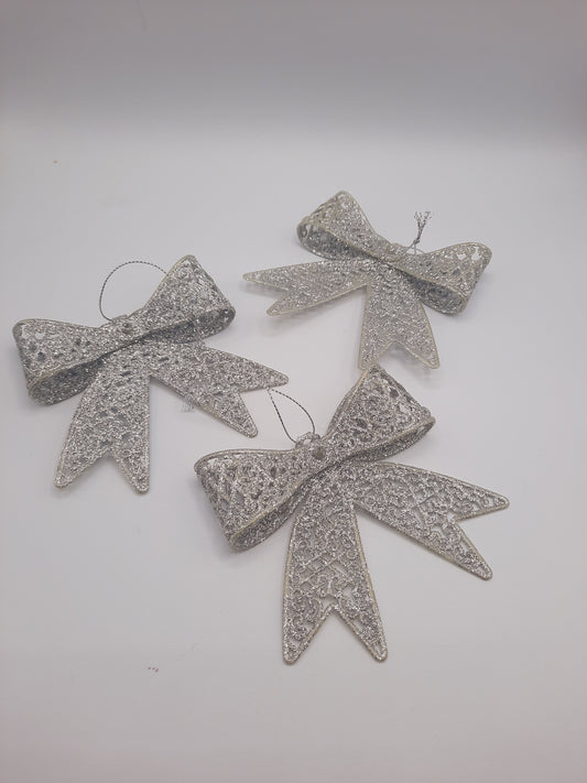 metal bows in golden and silver combo