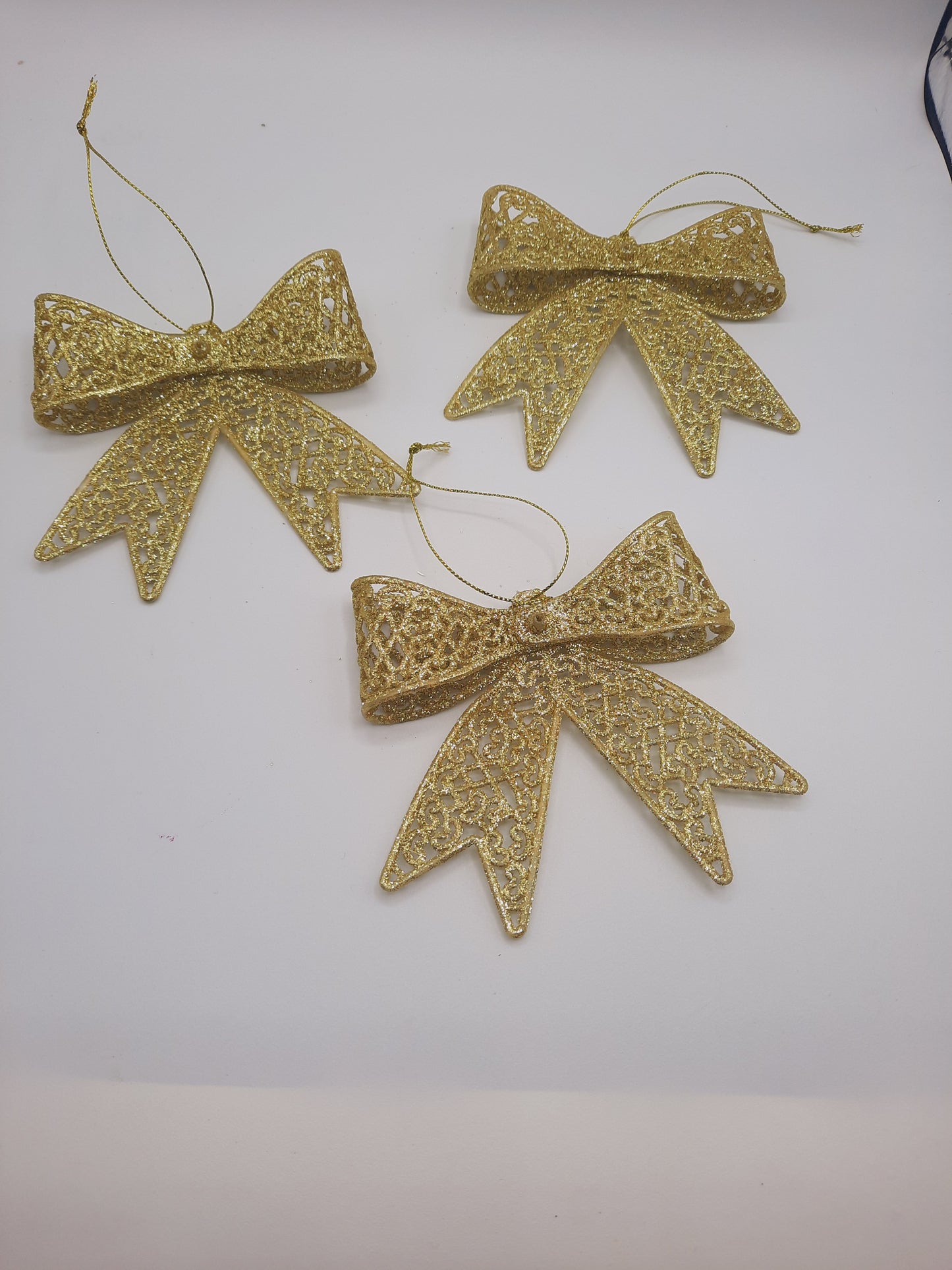metal bows in golden and silver combo