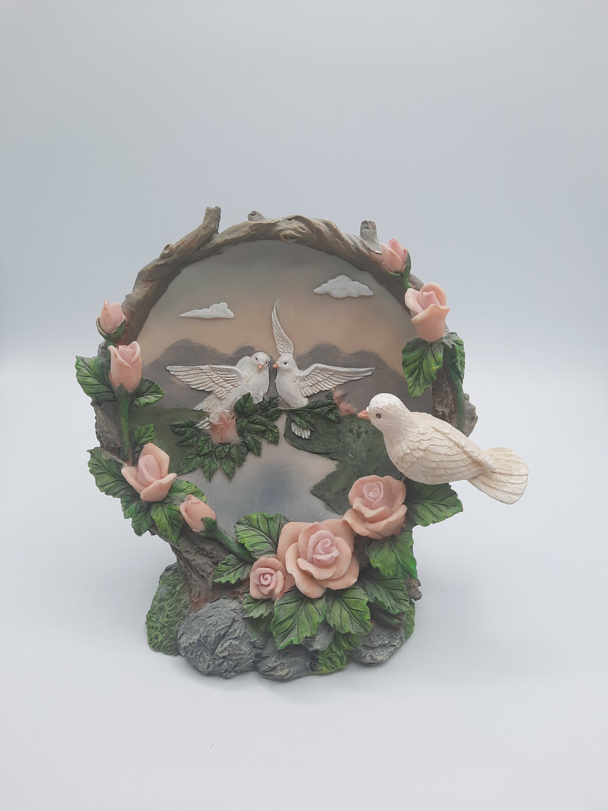 Vintage-style three-dimensional resin bird and rose diorama figurine