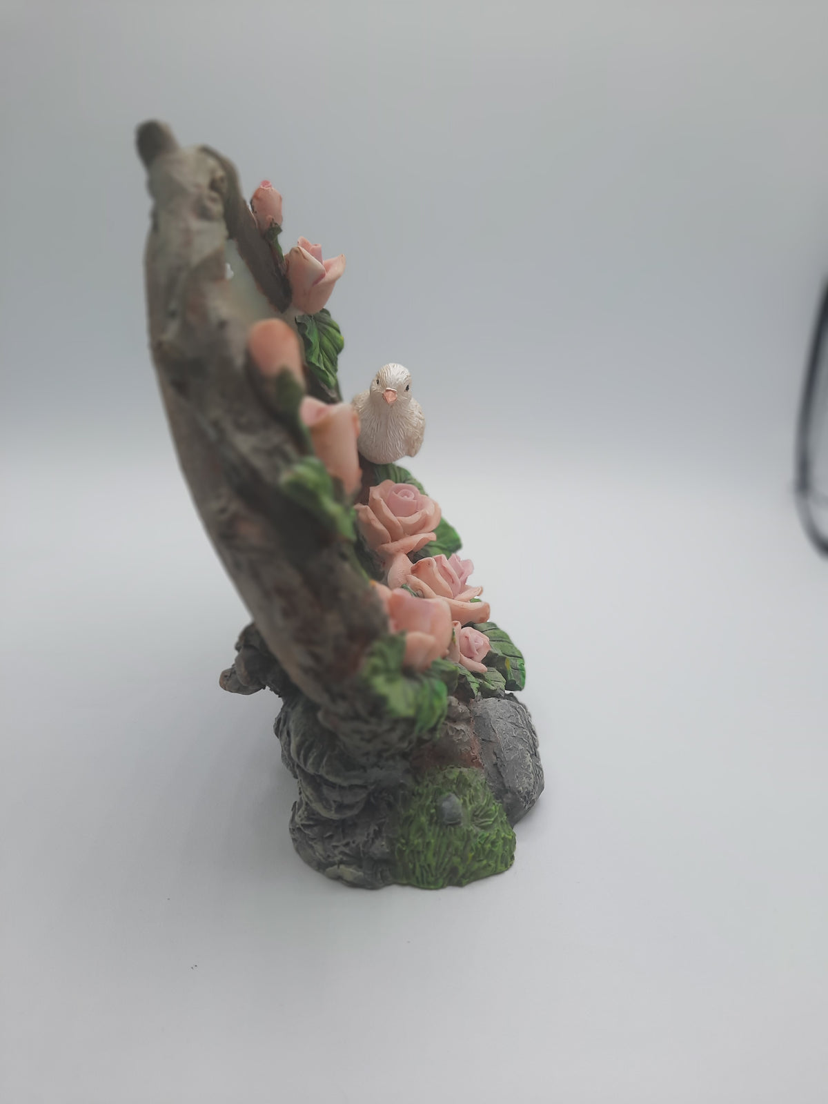 Vintage-style three-dimensional resin bird and rose diorama figurine