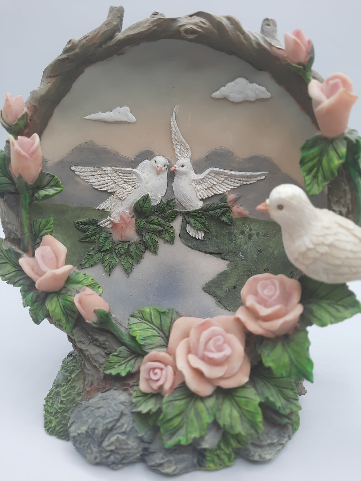Vintage-style three-dimensional resin bird and rose diorama figurine