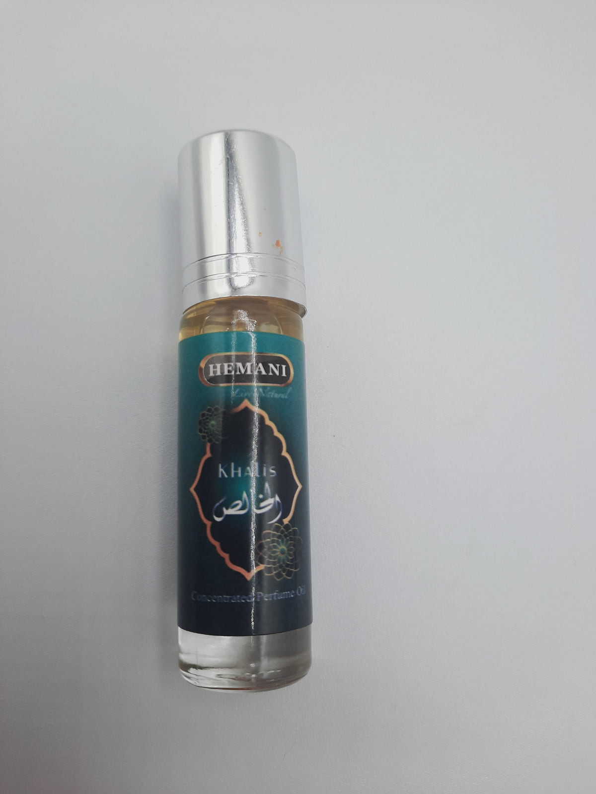 Hemani Khalis Concentrated Perfume Oil is a premium, non-alcoholic roll-on attar