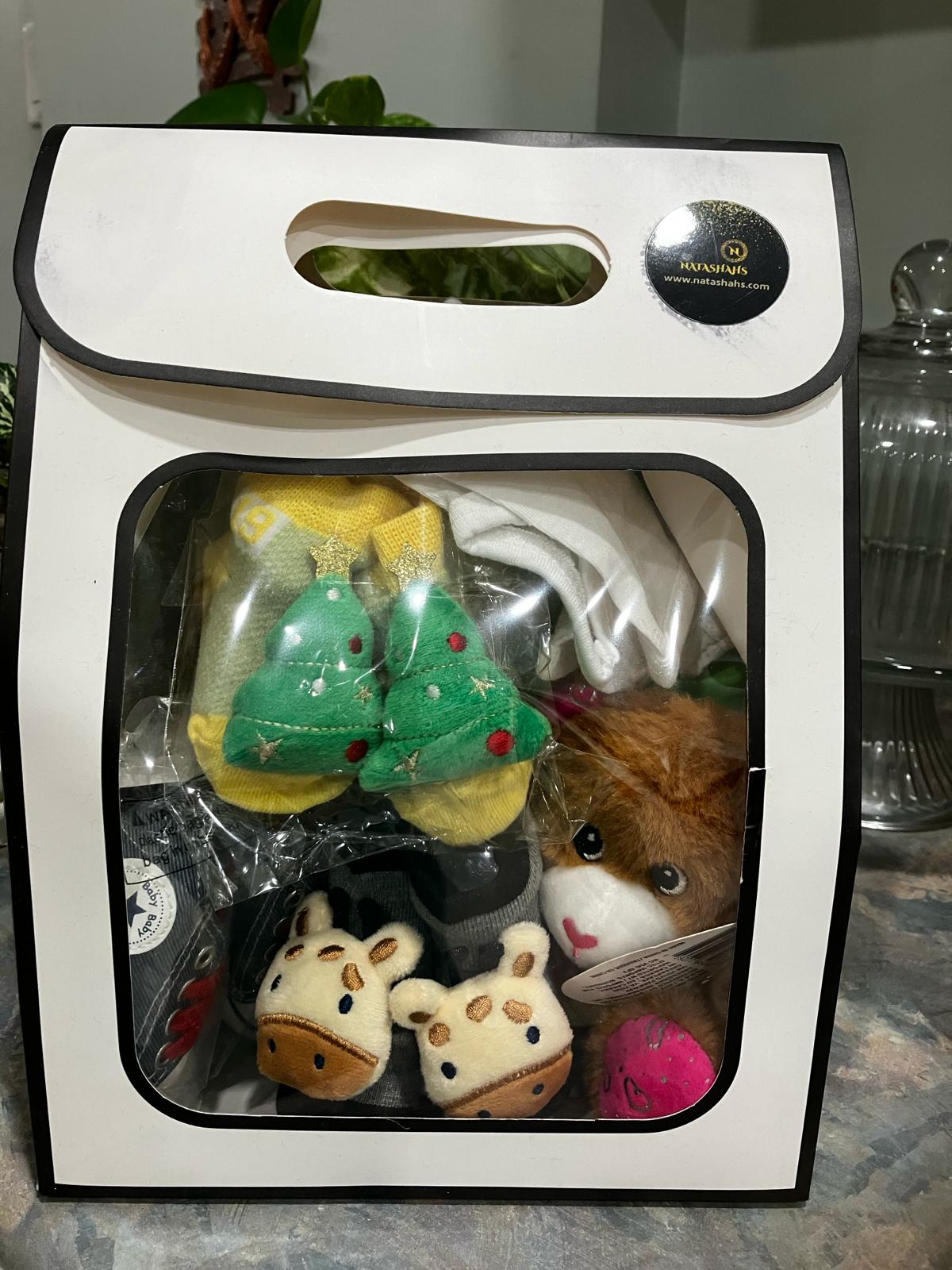 Baby clothing gift sets ideal for baby showers and new born baby occasions - SET K