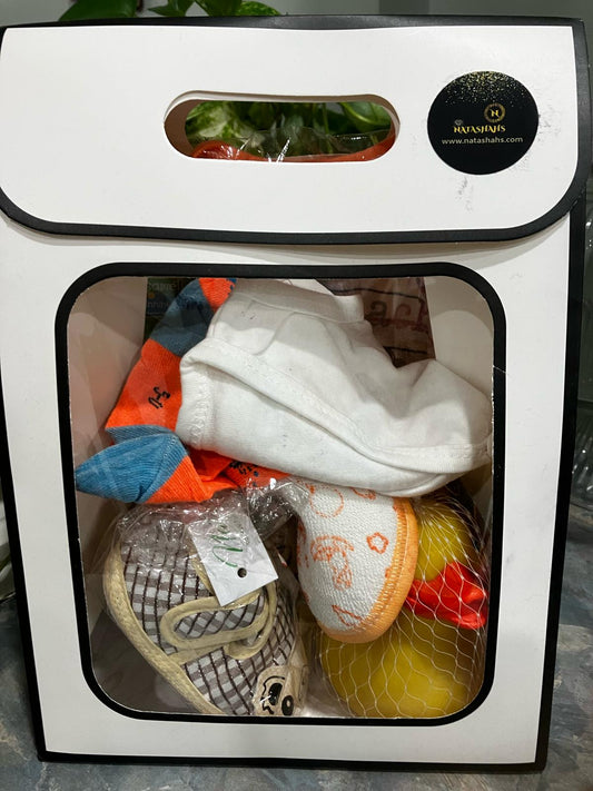 Baby clothing gift sets ideal for baby showers and new born baby occasions - SET J