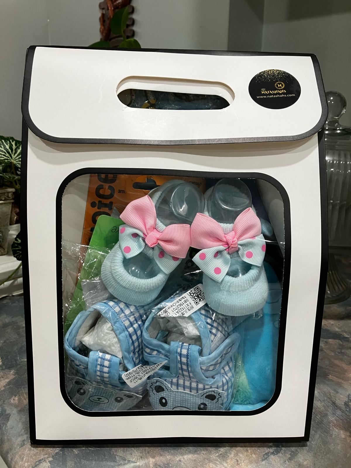 Baby clothing gift sets ideal for baby showers and new born baby occasions - SET H