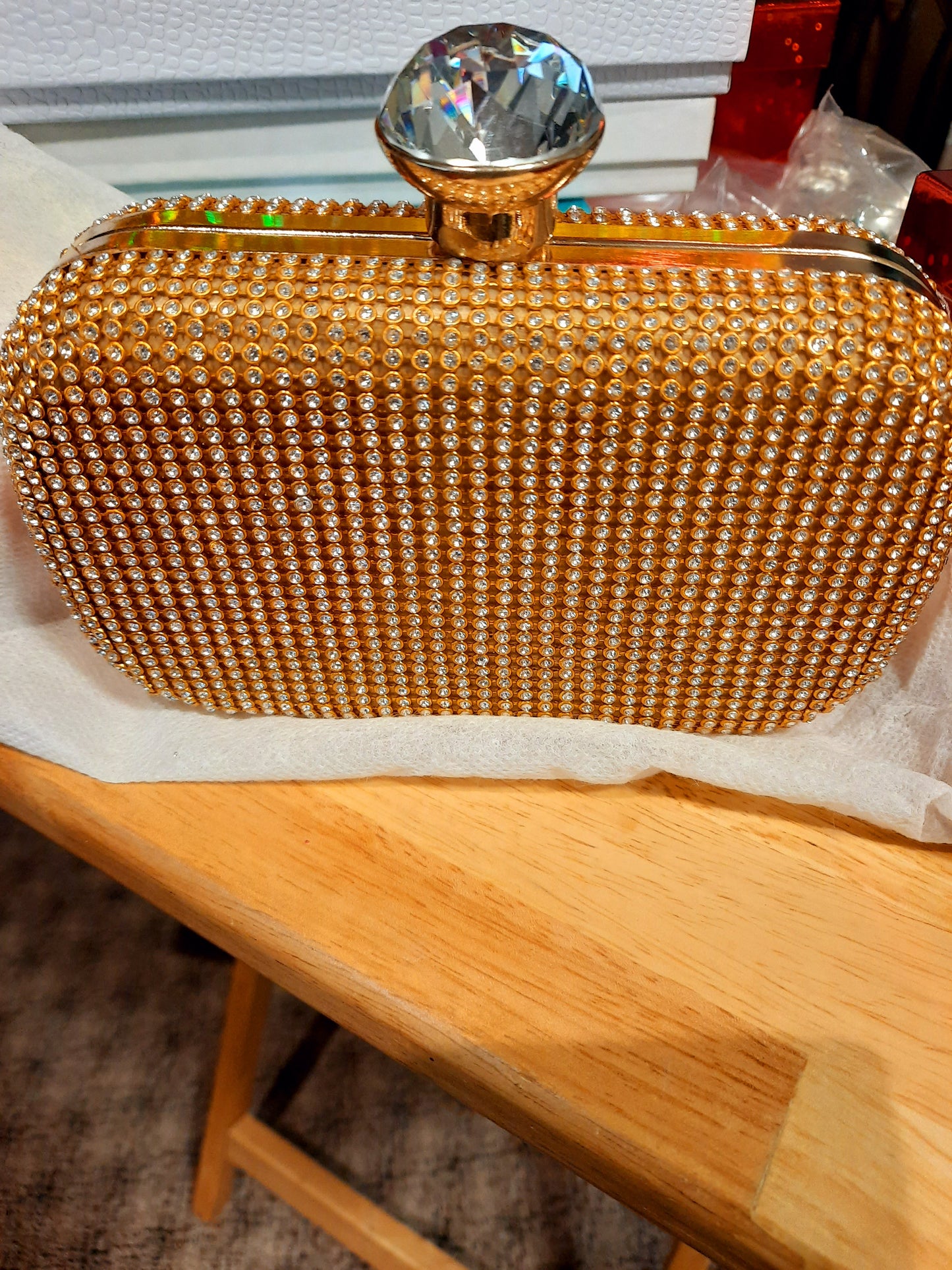 Pochette dorée pour mariages et soirées avec chaîne dorée et strass