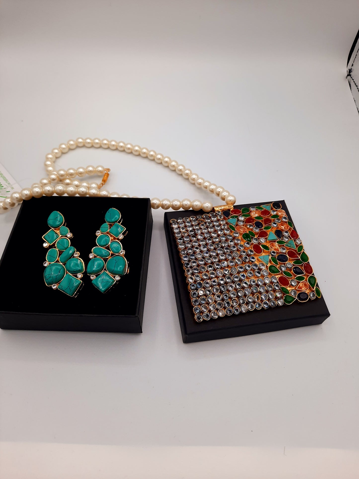 GOLD-PLATED BIG SIZE PENDANT IN MAALA STYLE - NATASHAHS