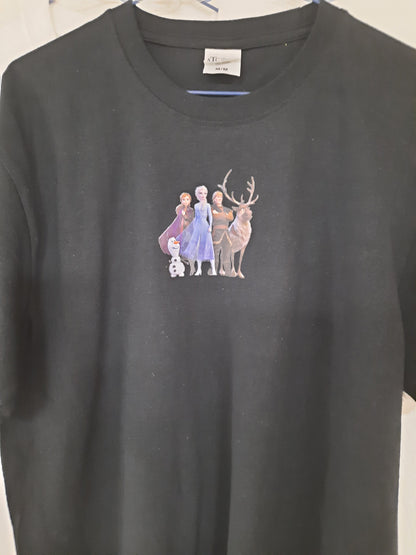 تيشرتات مطبوعة بمقاس متوسط ​​للشباب