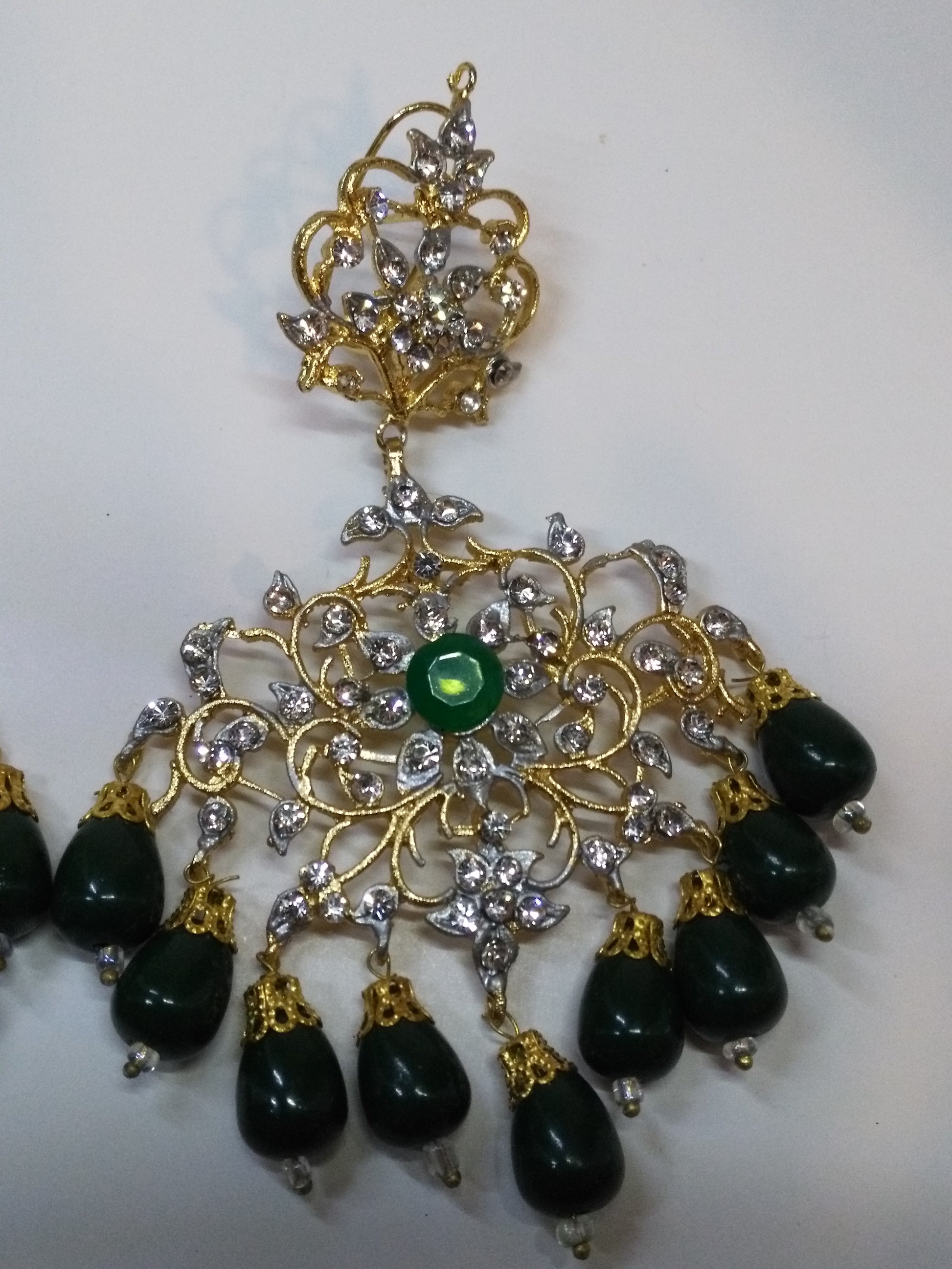 GREEN ROYAL STYLE EARRINGS FOR ROYAL PEOPLE - NATASHAHS