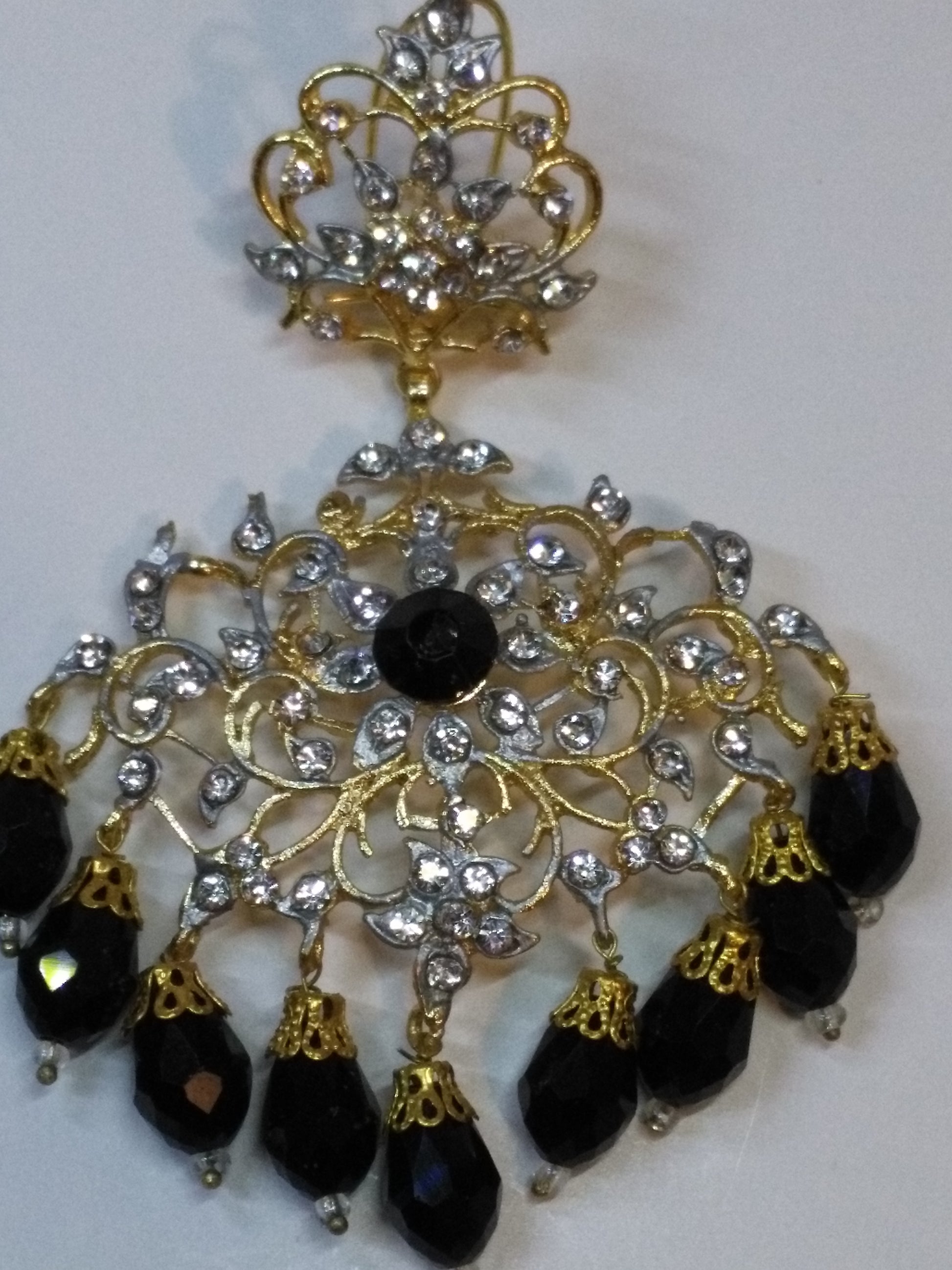 BLACK ROYAL STYLE EARRINGS FOR ROYAL PEOPLE - NATASHAHS