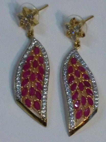 Wing-shaped earrings with pink semi-precious stones - NATASHAHS