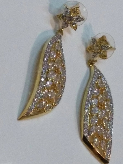 Wing-shaped earrings with pink semi-precious stones - NATASHAHS