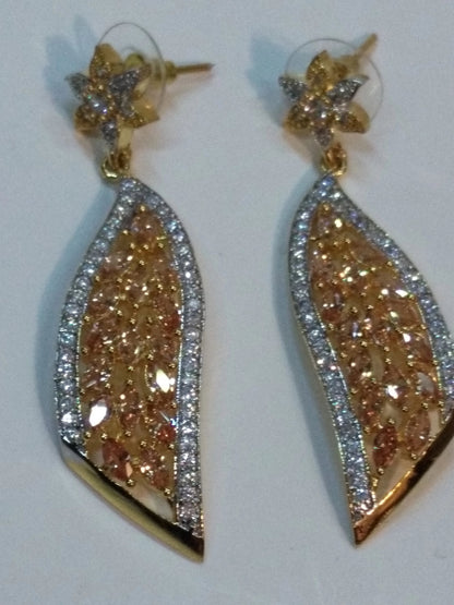 Wing-shaped earrings with champagne semi-precious stones - NATASHAHS