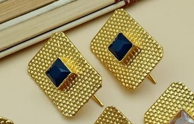 Square flat earrings - NATASHAHS